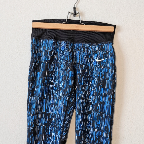 Nike Dri Fit Blue Patterned Capri Mesh Leggings XS - Picture 3 of 10